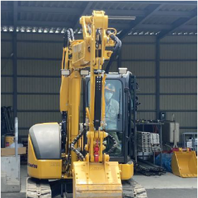 【Examples of Bucket Guard Installation】 Komatsu
