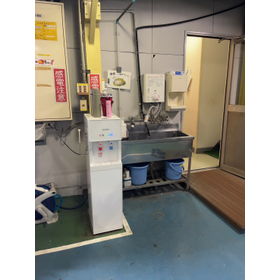 Direct water connection purification water server 'Rokasuru' cold water machine for heatstroke prevention.