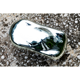 Chrome-plated alternative metal-like special paint: Test application on various substrates.