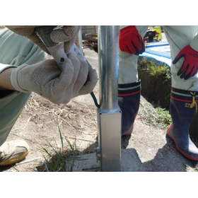 Comparison of construction procedures for the "DON'TDIG method" for repairing intrusion prevention fences.