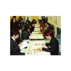 イベントの設営からデータ入力まで全てお任せください！イベント配送