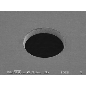 タングステン材への穴あけ加工事例　「レーザ微細加工の受託加工」