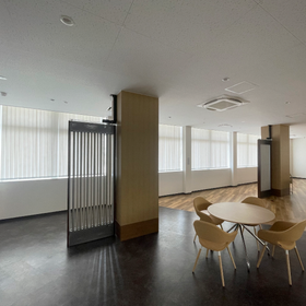Construction Case: Financial Institution. Reflecting strong sunlight. Problem solved!