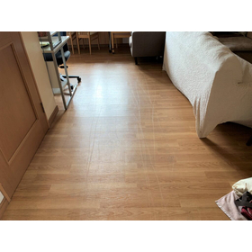 キズがついている床