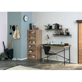 FE74411・74521 Construction Example "Ideal Home Office" by ACTUS with grid-pattern wallpaper and wood grain.