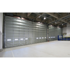 We offer a range of overhead door products designed for large openings, suitable for maintenance workshops and hangars. Starting with an aluminum type that achieves a maximum opening width of 11 meters in a single unit, we can also accommodate ultra-wide openings of up to 62 meters using movable columns.