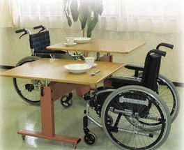 介護用昇降テーブル『らくらくテーブル』