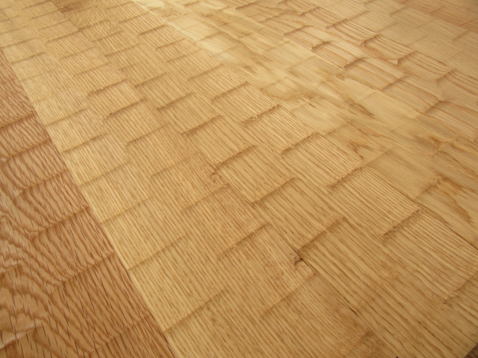 【日本古来の木材加工】　名栗（なぐり）加工　フローリング材