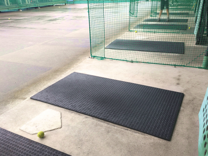 耐スパイク性ゴムマット『スパイクマット』