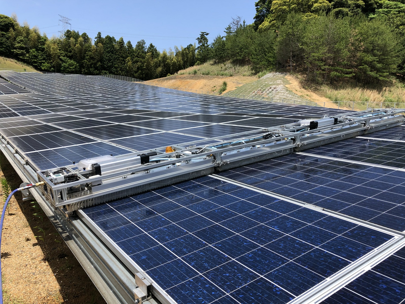 太陽光発電所O＆M（ドローン点検・パネル洗浄・除草・除雪）