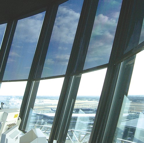 中から外は見えるが眩しくない！遮光フィルムスクリーン