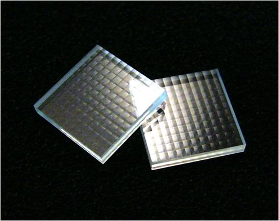 高精度ガラスモールド「フライアイレンズ」