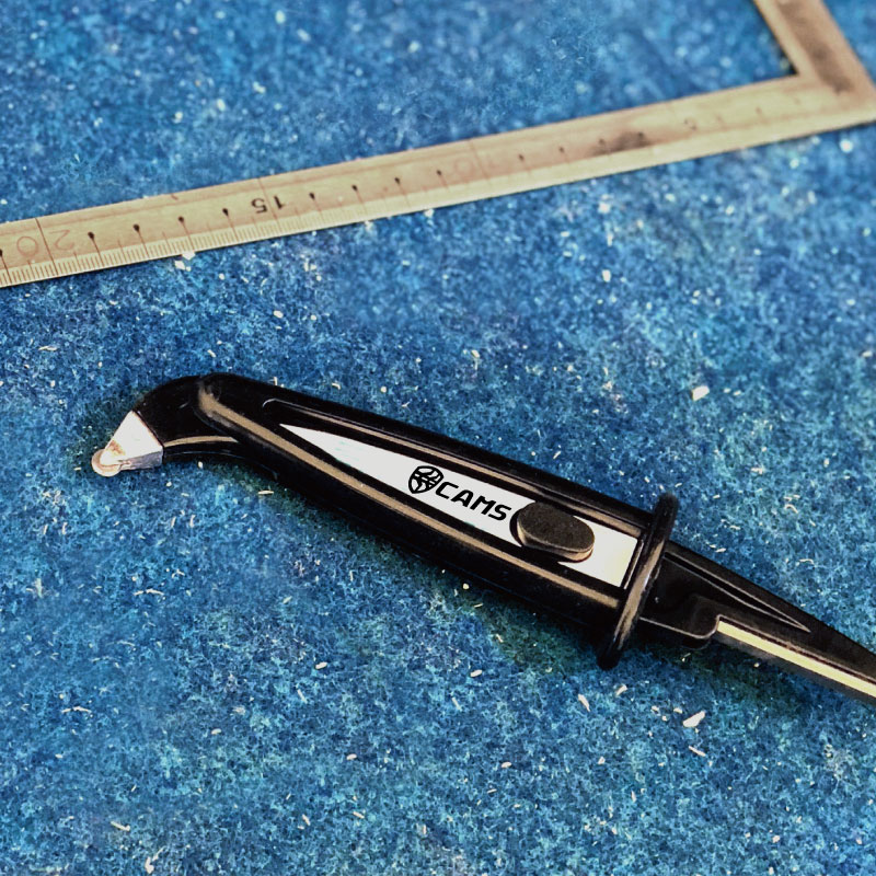 ガラスやタイルも加工可能！『ロールカッター』シャープナー付き