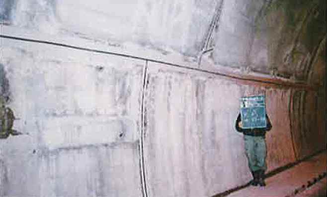 トンネル漏水対策工・線導水工【B4】施工手順