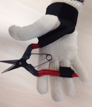 剪定ハサミ補助具『ハサミつく』