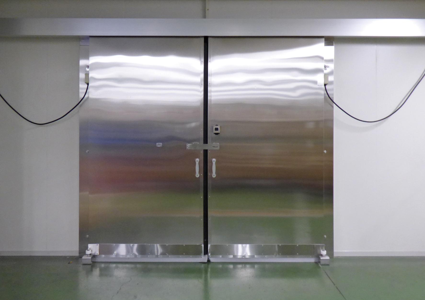 -5℃までの温度環境に対応！防熱扉「エコノミーバリア」