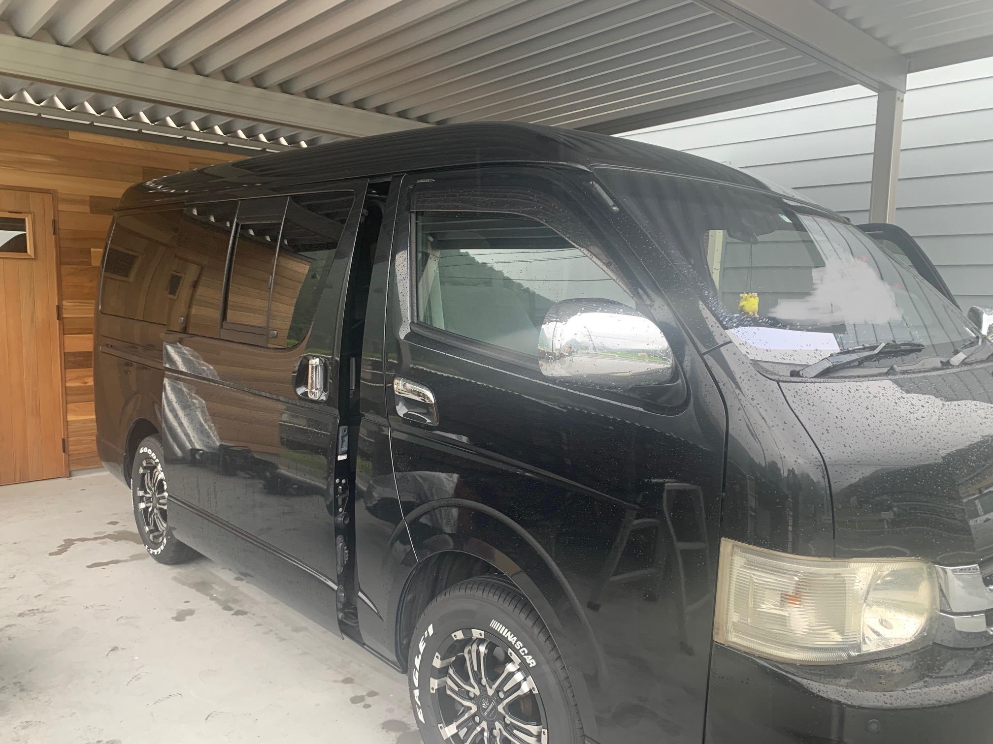 自動車ハイエースの遮熱対策