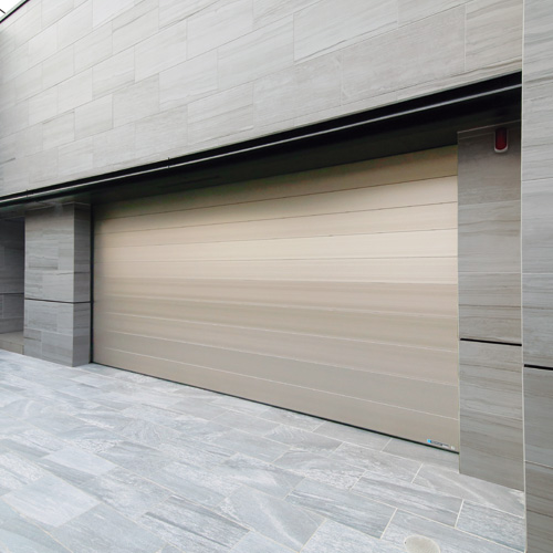 軽量アルミガレージシャッター『小町様（こまちさま）』 | 文化