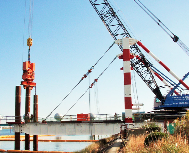 Temporary bridge and temporary pier construction method with a 20m span ...