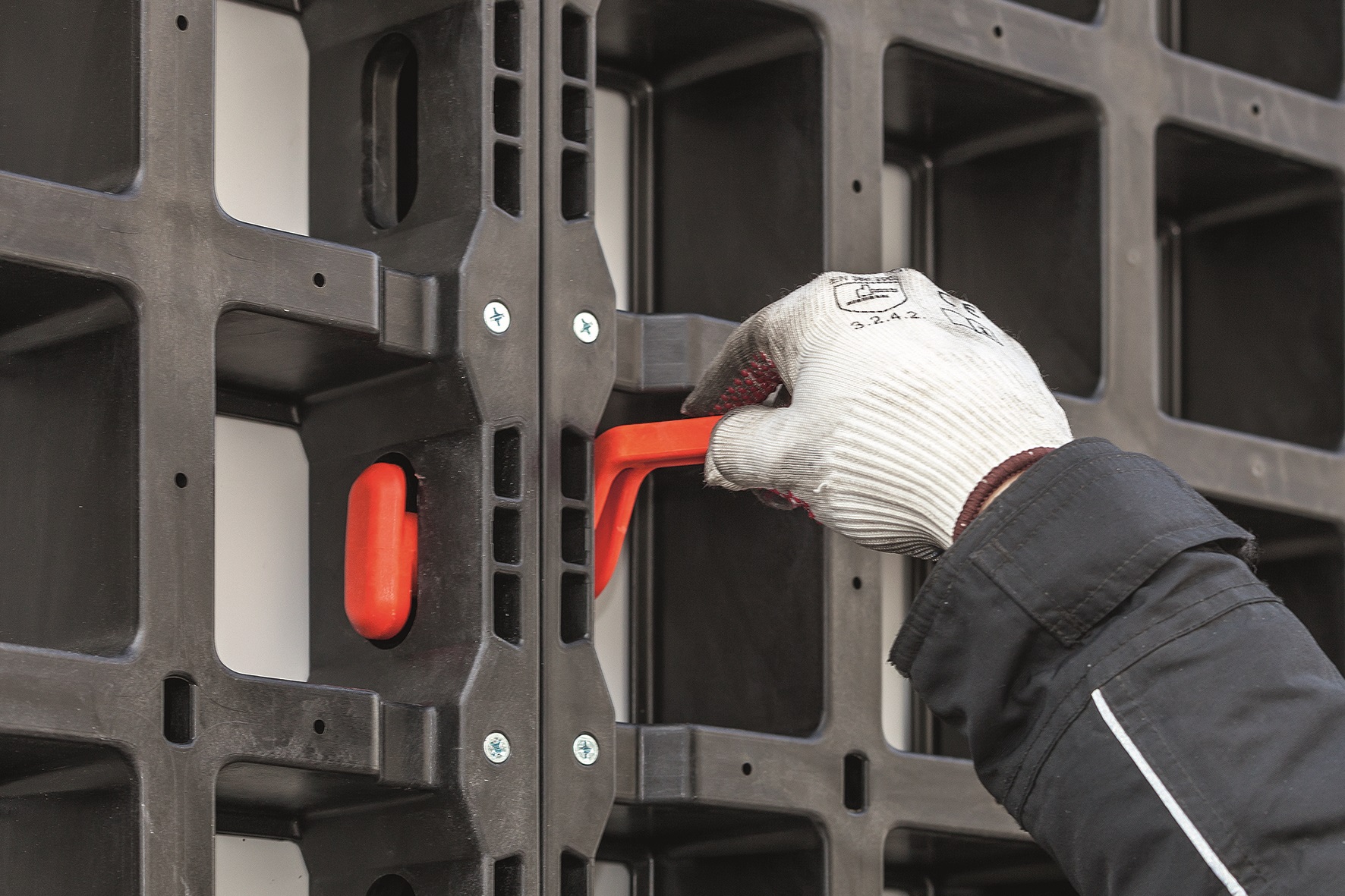 【建設現場の工期短縮】軽量型枠システム 『PERI DUO』