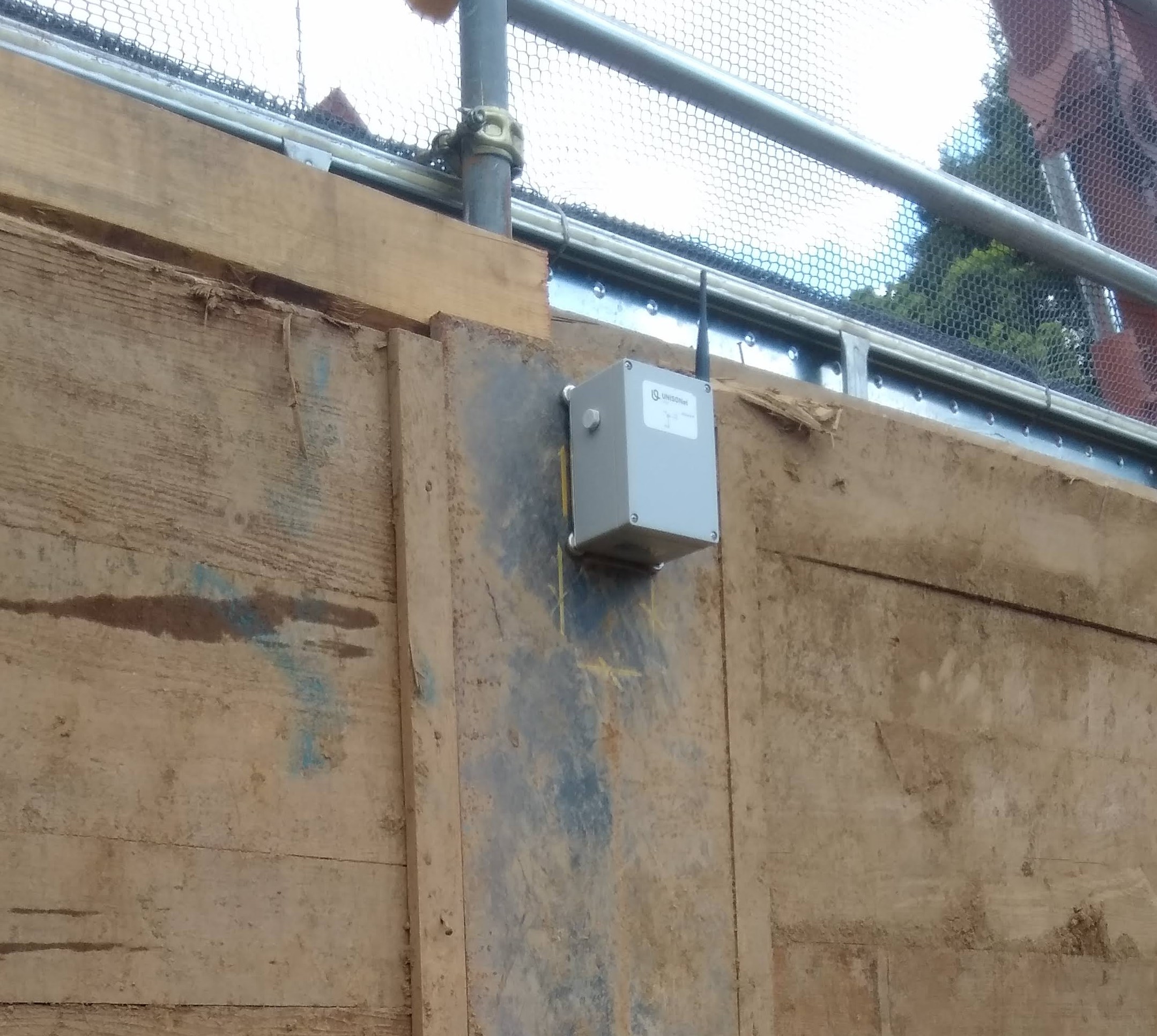 【鉄道工事向け】山留変位計測の自動化による線路保全