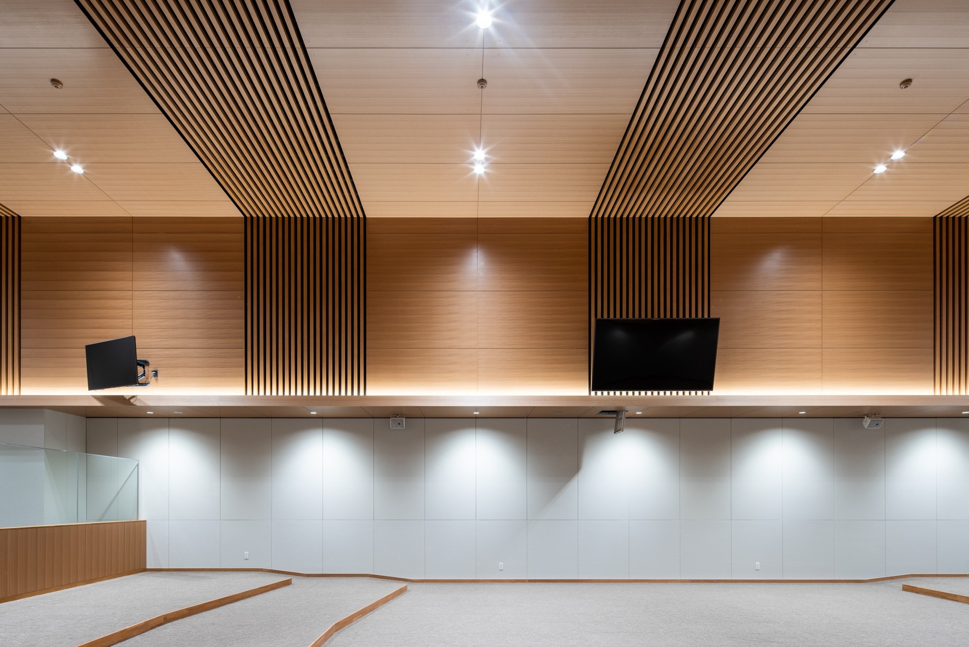 【病院向け】不燃突板内装システム『ファンシーパネル』