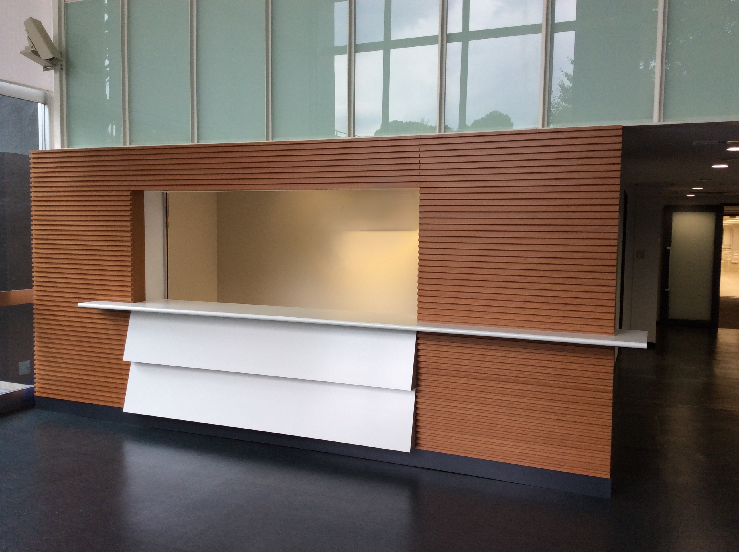 【オフィス向け】ファンシーパネルリブ付