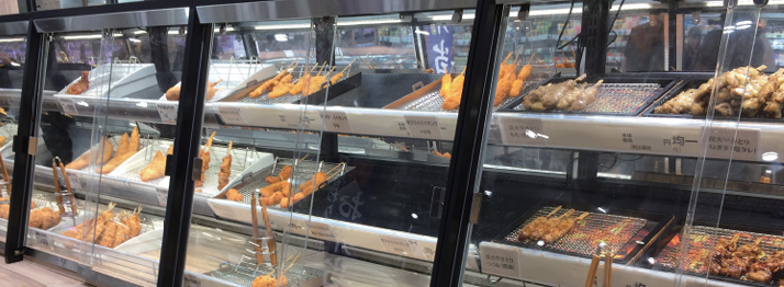 【家電量販店向け】ガラス引戸（傾斜吊戸）