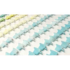 【試作時間短縮】複数の樹脂型で成形　縦型射出成形機 製品画像