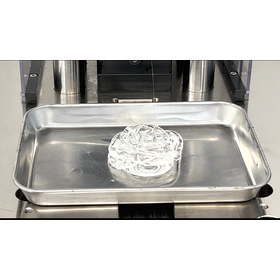 樹脂のムダを低減　70ccまで吐出可能な卓上小型射出成形機 製品画像