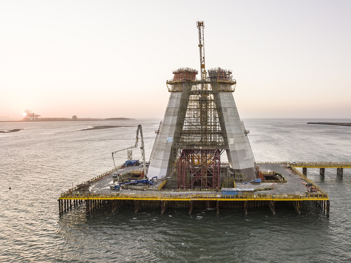 【橋梁工事向け】クライミングシステム足場『PERI SCS』