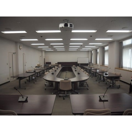 青山学院大学様～会議室に赤外線会議システムを導入.jpg
