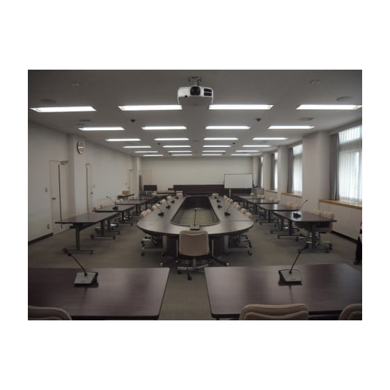 青山学院大学様～会議室に赤外線会議システムを導入.jpg
