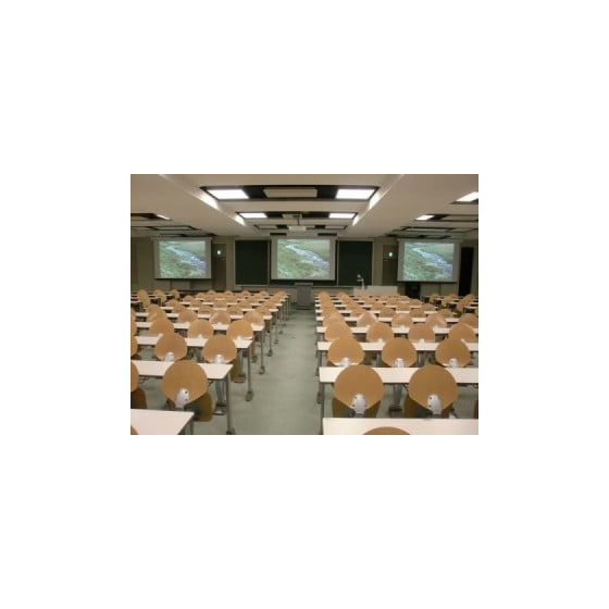 武蔵大学様～講義用大教室にＡＶシステムを導入.jpg