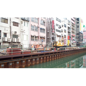 道頓堀川遊歩道の仮設構台杭施工『SPACE21工法』
