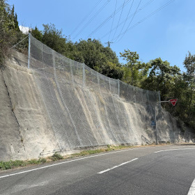 Hang-style rockfall protection net "Neolock Net"