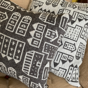 ジャガード織のクッションカバー