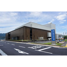 デジタルサイネージ事例｜余剰モニターの有効活用で手書きから脱却