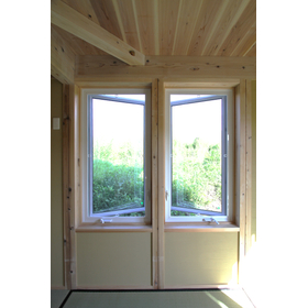 K-WINDOW　縦すべり出し窓（ケースメント）