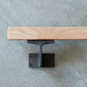 鉄製 手すりブラケット（角）