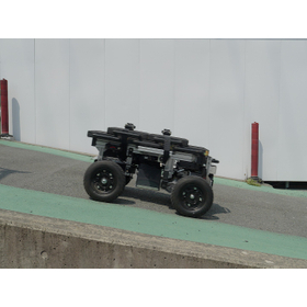 100kg積載時に8&deg;の登降坂可能！多目的電動台車『MITRA』