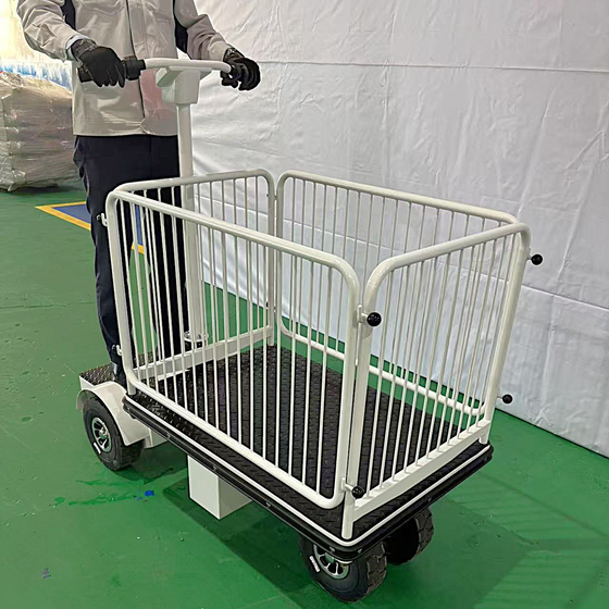 イプロス_乗れる電動台車.jpg