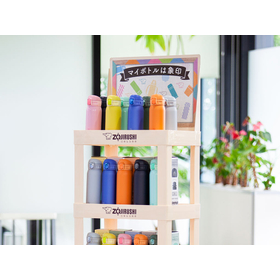 東具オリジナル樹脂製4段什器 実施例