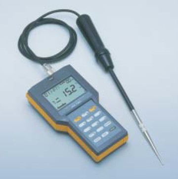 電気抵抗を応用した牧草水分計　牧草水分計 HX-700 