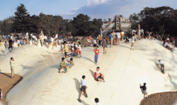 空気膜遊具『フワフワドーム』