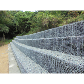 【P77左下】砕石かご20 砕石投入写真_640-480.jpg