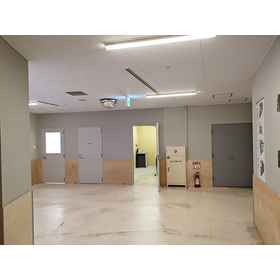 安全対策 ミラー導入事例 店舗のバックヤードでの安全確認に！