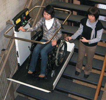 車いす用階段昇降機『アルティラ』