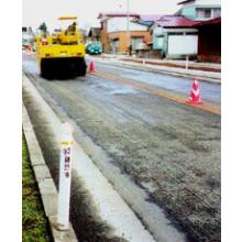 クラック抑制「ラバファルト塗膜工法」
