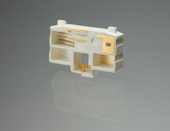 【導入事例 006】内蔵アンテナとしてインサート成形技術を駆使